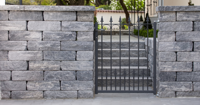 Which material should you choose for your garden gate? A comparison of metal, wood and aluminium