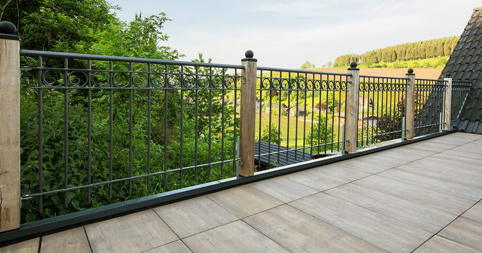 Installing balcony railings: DIY or a specialist company – which is the best option