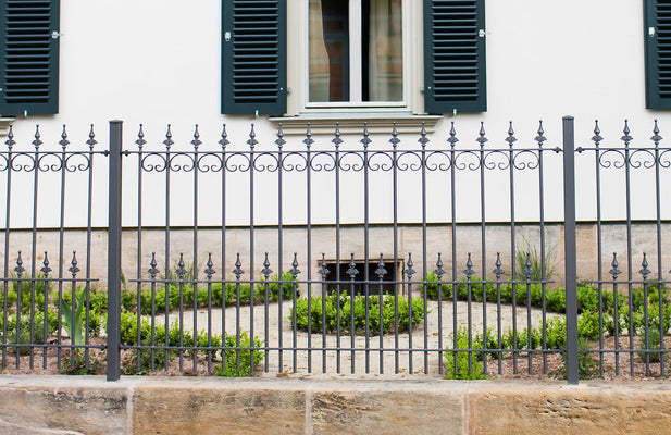 High-quality metal fence compared to double wire fence – which solution is really worth it?