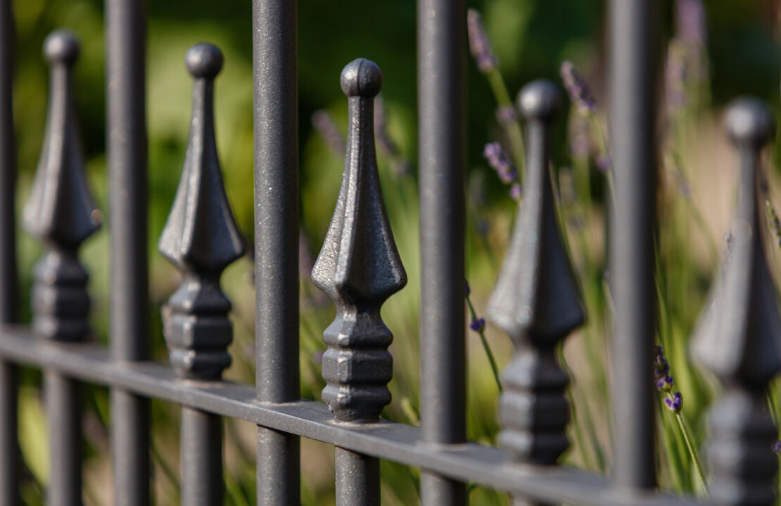 How much does a metal fence cost? An overview of important price factors