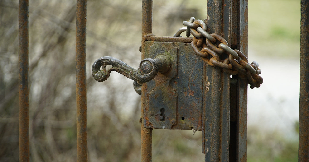 How to properly clean metal: This is how fences and railings get clean again.