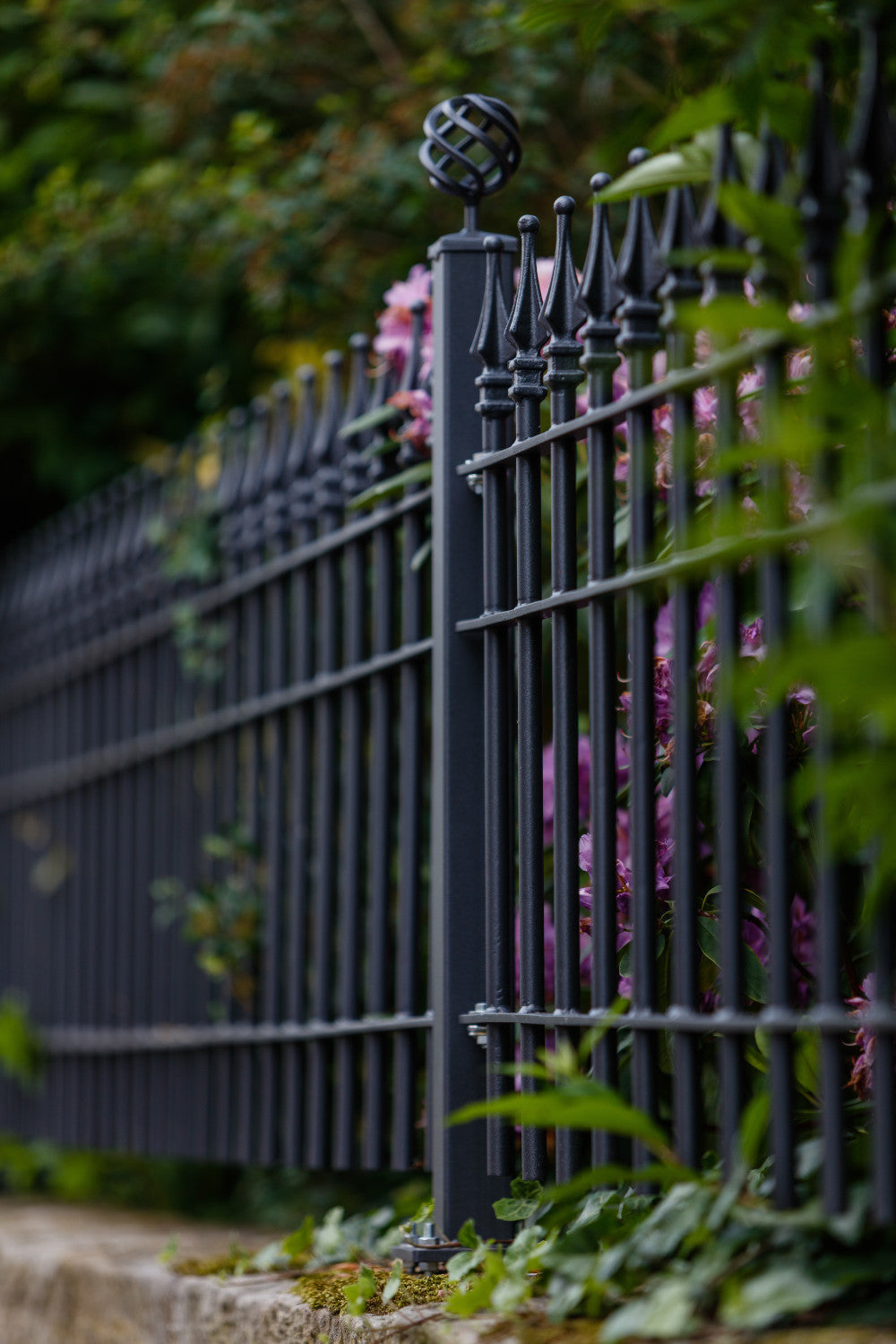 Lugano fence system, powder-coated anthracite