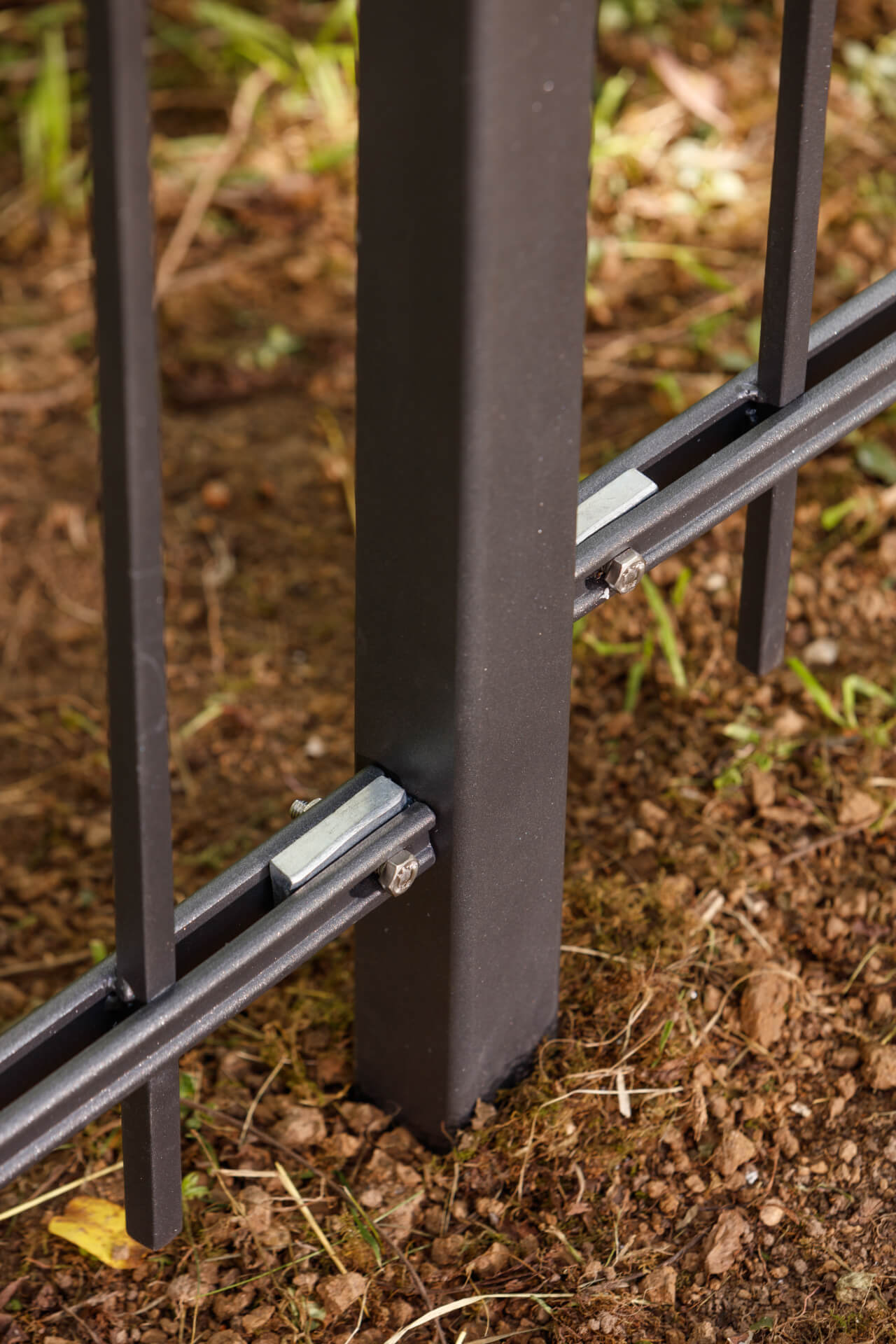 Zaunpfosten zum Einbetonieren | Pulverbeschichtet anthrazit