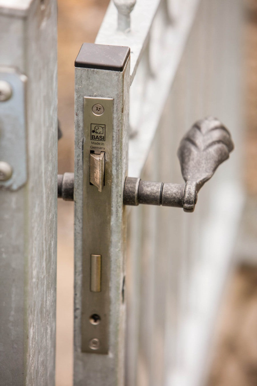 Tor Belluno Nahaufnahme Drückergarnitur | Feuerverzinkt
